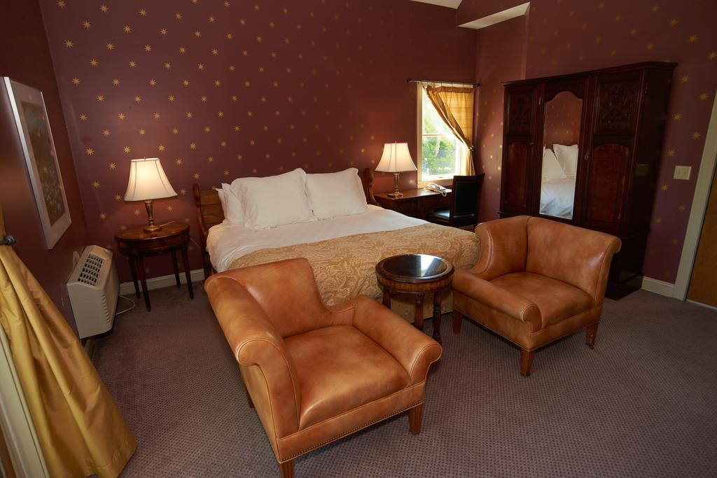 Belfry Inn And Bistro Сэндвич Экстерьер фото