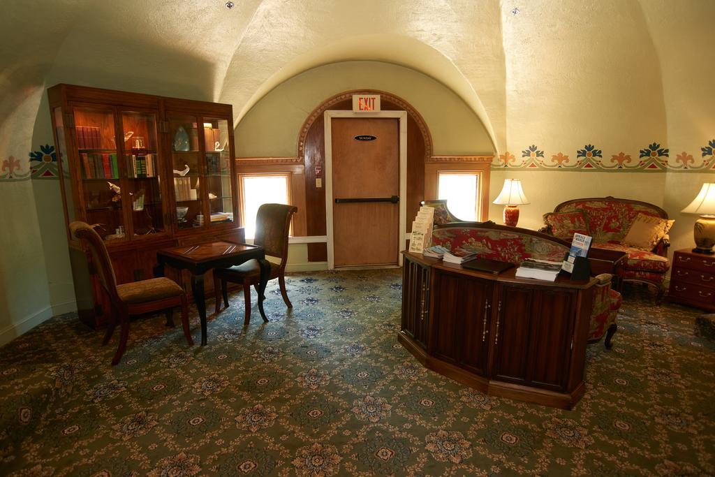 Belfry Inn And Bistro Сэндвич Экстерьер фото