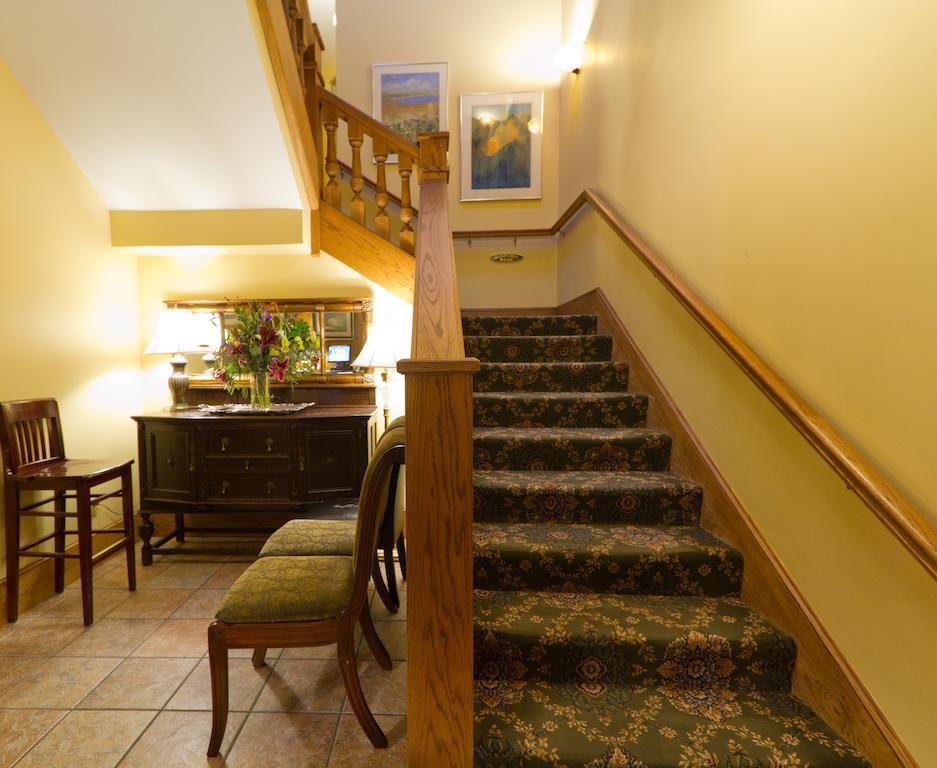 Belfry Inn And Bistro Сэндвич Экстерьер фото