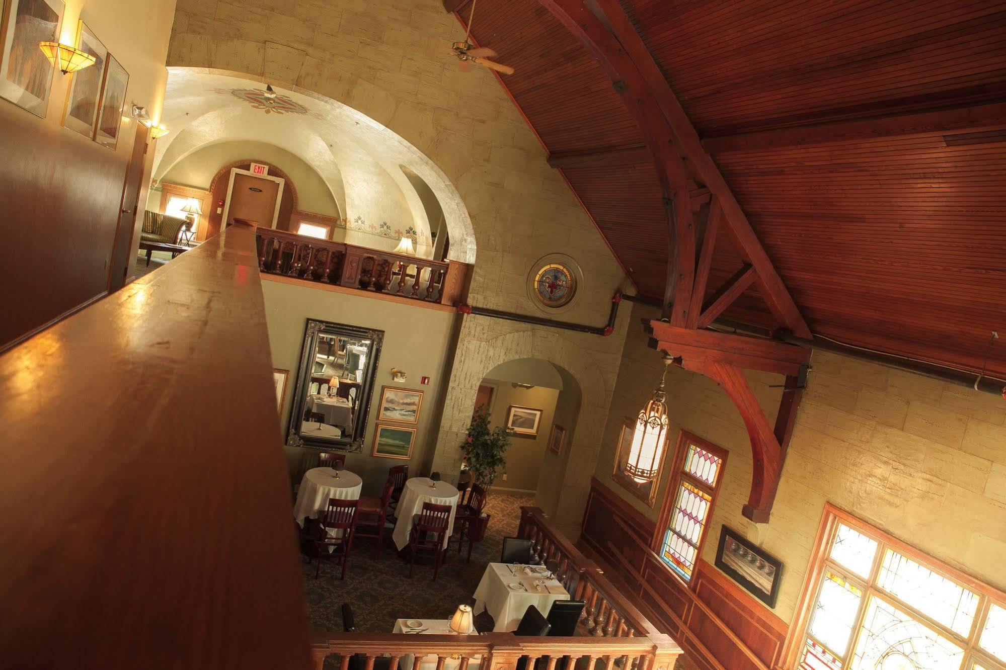 Belfry Inn And Bistro Сэндвич Экстерьер фото