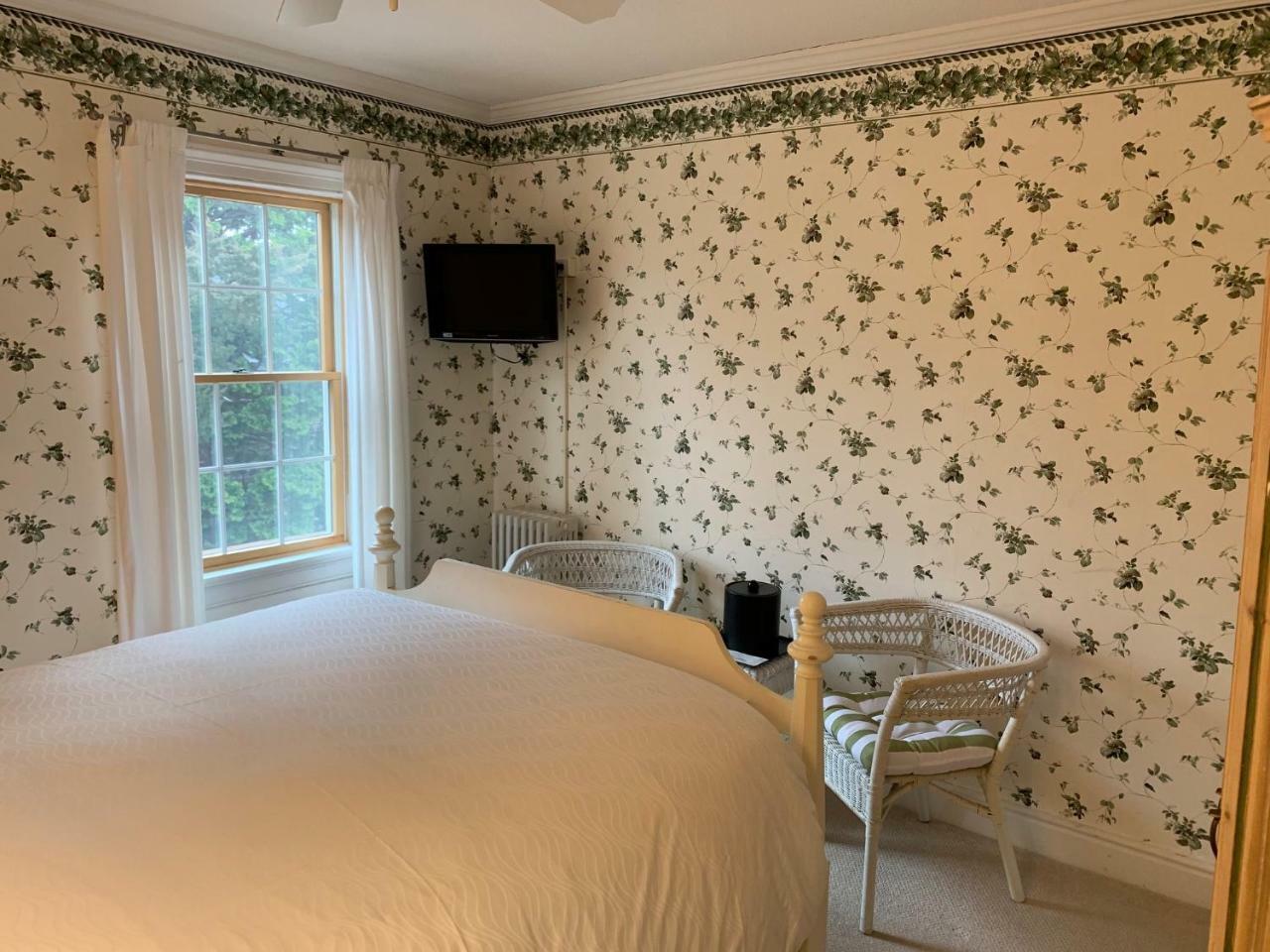 Belfry Inn And Bistro Сэндвич Экстерьер фото