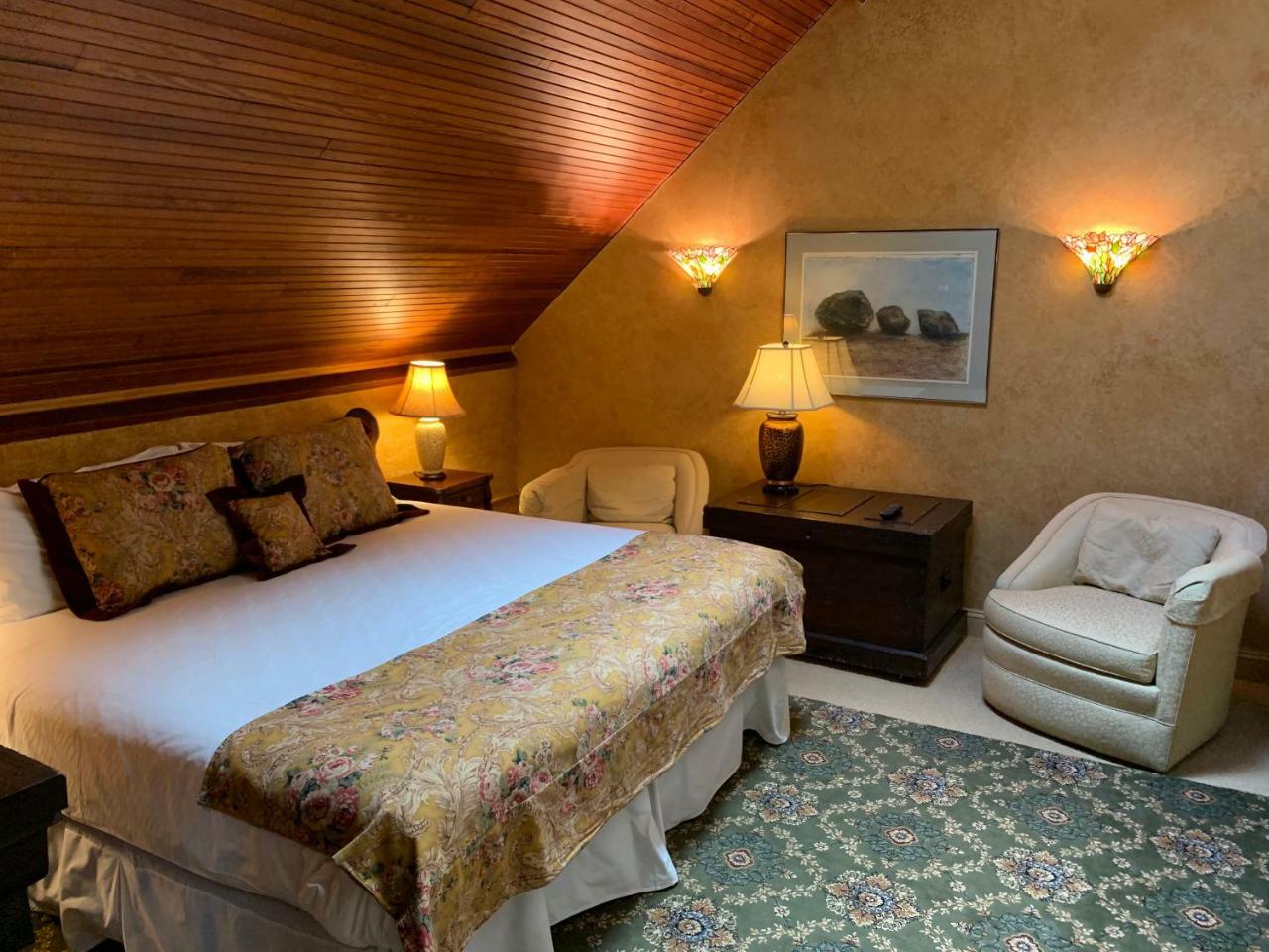 Belfry Inn And Bistro Сэндвич Экстерьер фото